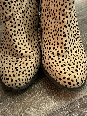 Torrid Leopard Dalmatian Booties Size 9WW Wide Width Ankle Boots Heel